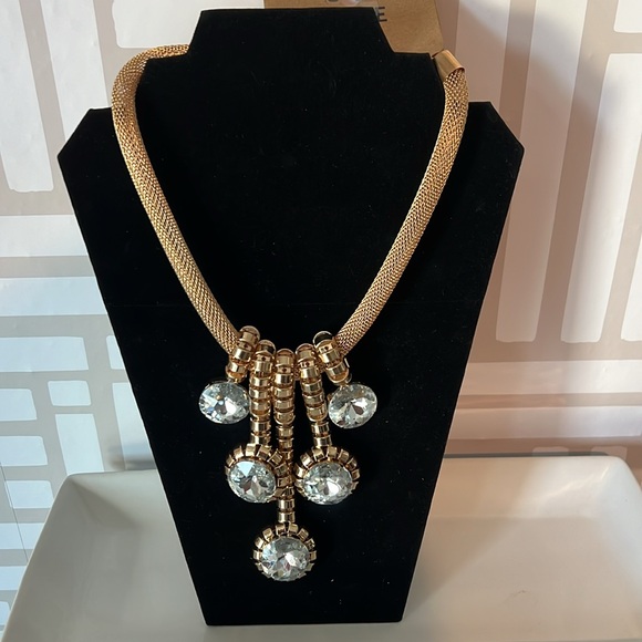 Gold Necklace Set - Picture 2 of 3